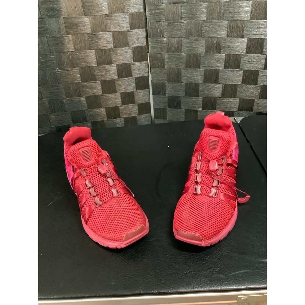 Nike Shox Gravity Woman's size 7.5 Cherry Red Running Shoes